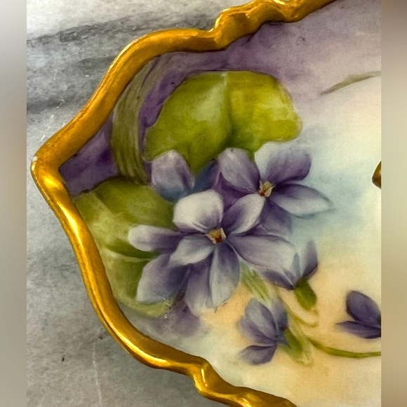 Vintage German Hand-Painted Porcelain Ring Holder w African Violets by RS - Picture 5 of 11